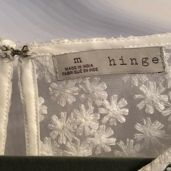 Hinge White Lace Top (m) - Picture 7 of 9